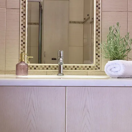 Giovanna's Lux Apartment